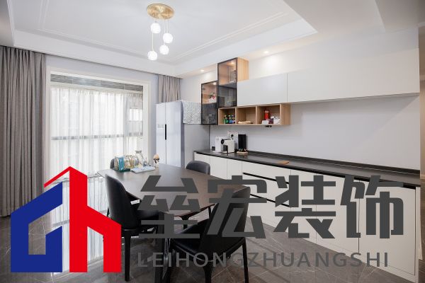 白色、木色與黑色演繹同一空間下的不同格調(diào)！