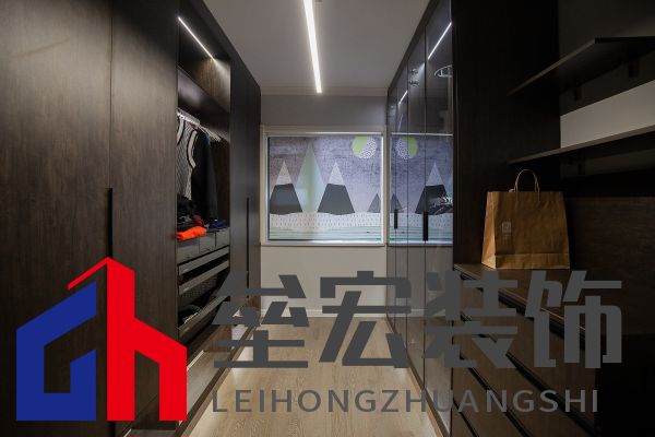 白色、木色與黑色演繹同一空間下的不同格調(diào)！