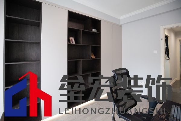 白色、木色與黑色演繹同一空間下的不同格調(diào)！