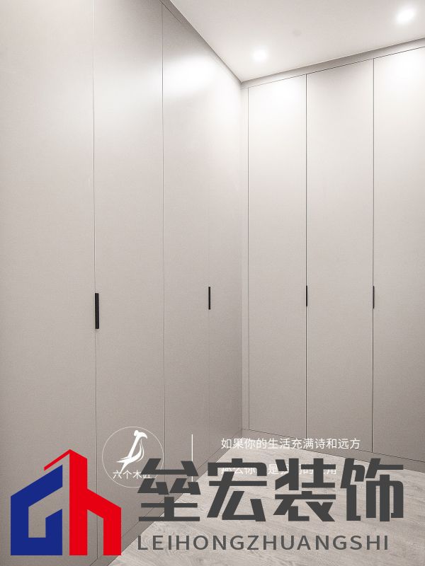 103㎡三居室一門到頂?shù)囊鹿裨O(shè)計，簡約又溫馨