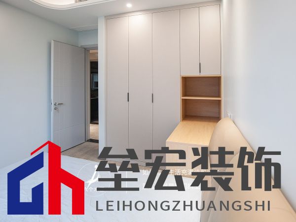 103㎡三居室一門到頂?shù)囊鹿裨O(shè)計，簡約又溫馨