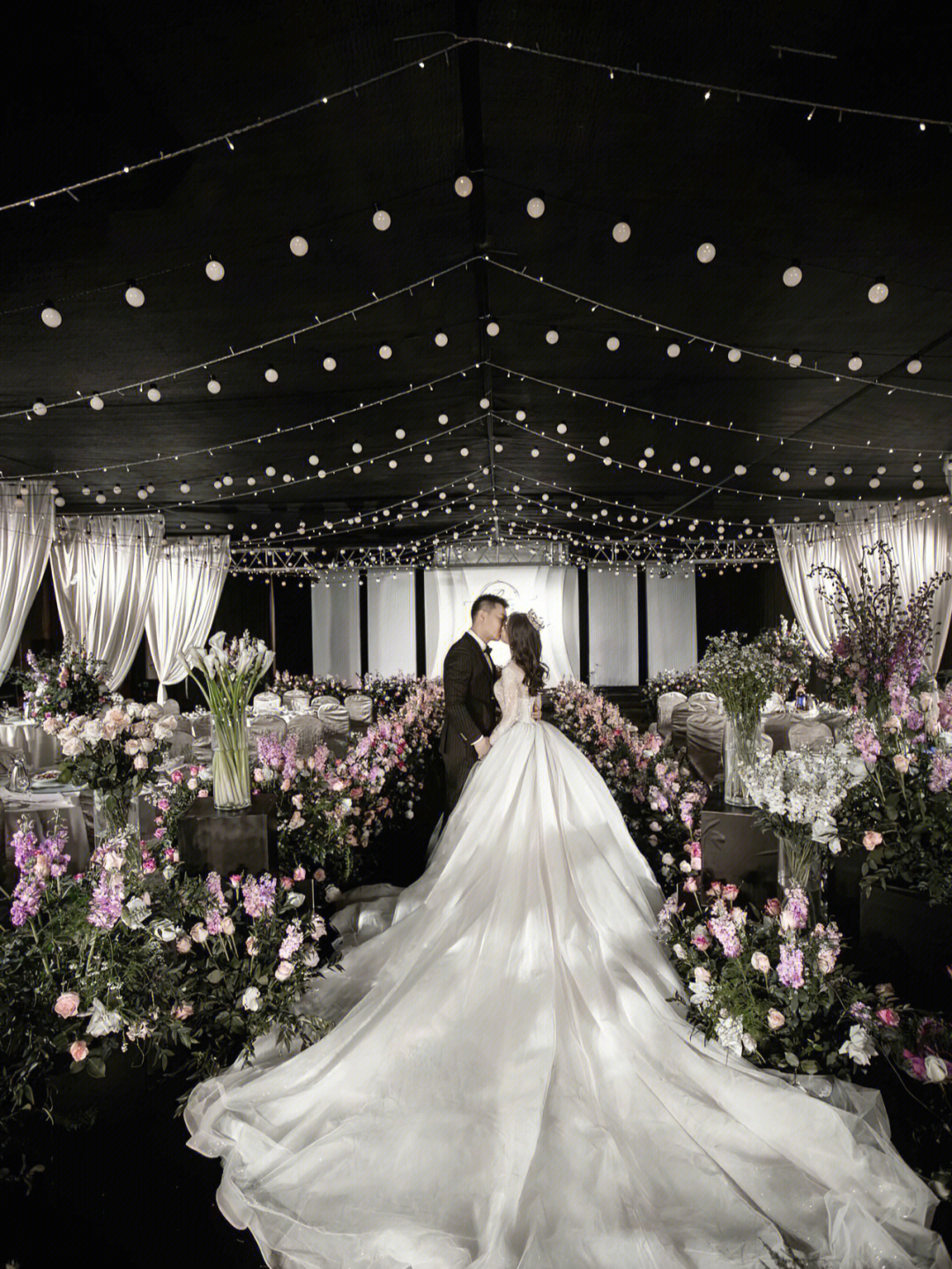 婚慶布置會(huì)場(chǎng)的圖片_婚慶布置現(xiàn)場(chǎng)_廈門婚慶布置