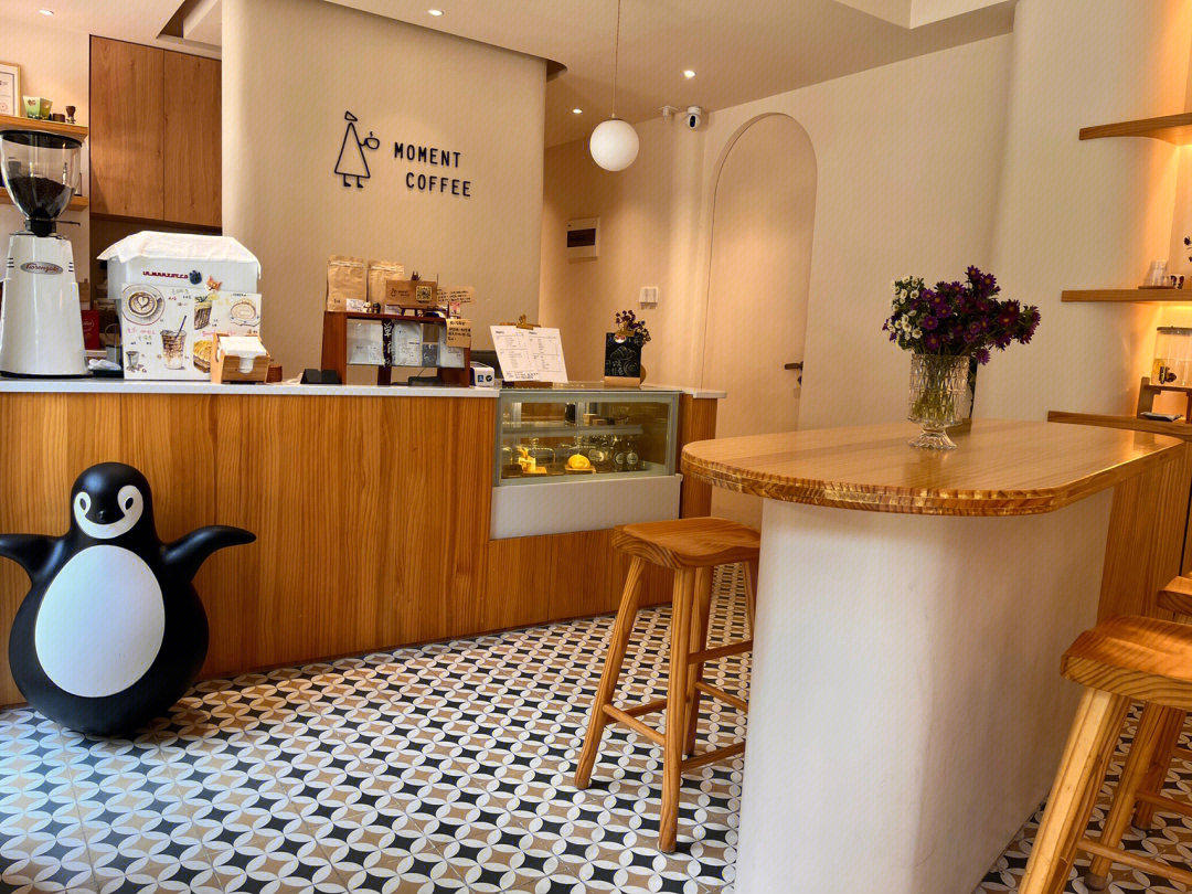 咖啡飲品店 裝修_廈門咖啡店裝修設(shè)計_復(fù)古風的咖啡裝修圖片