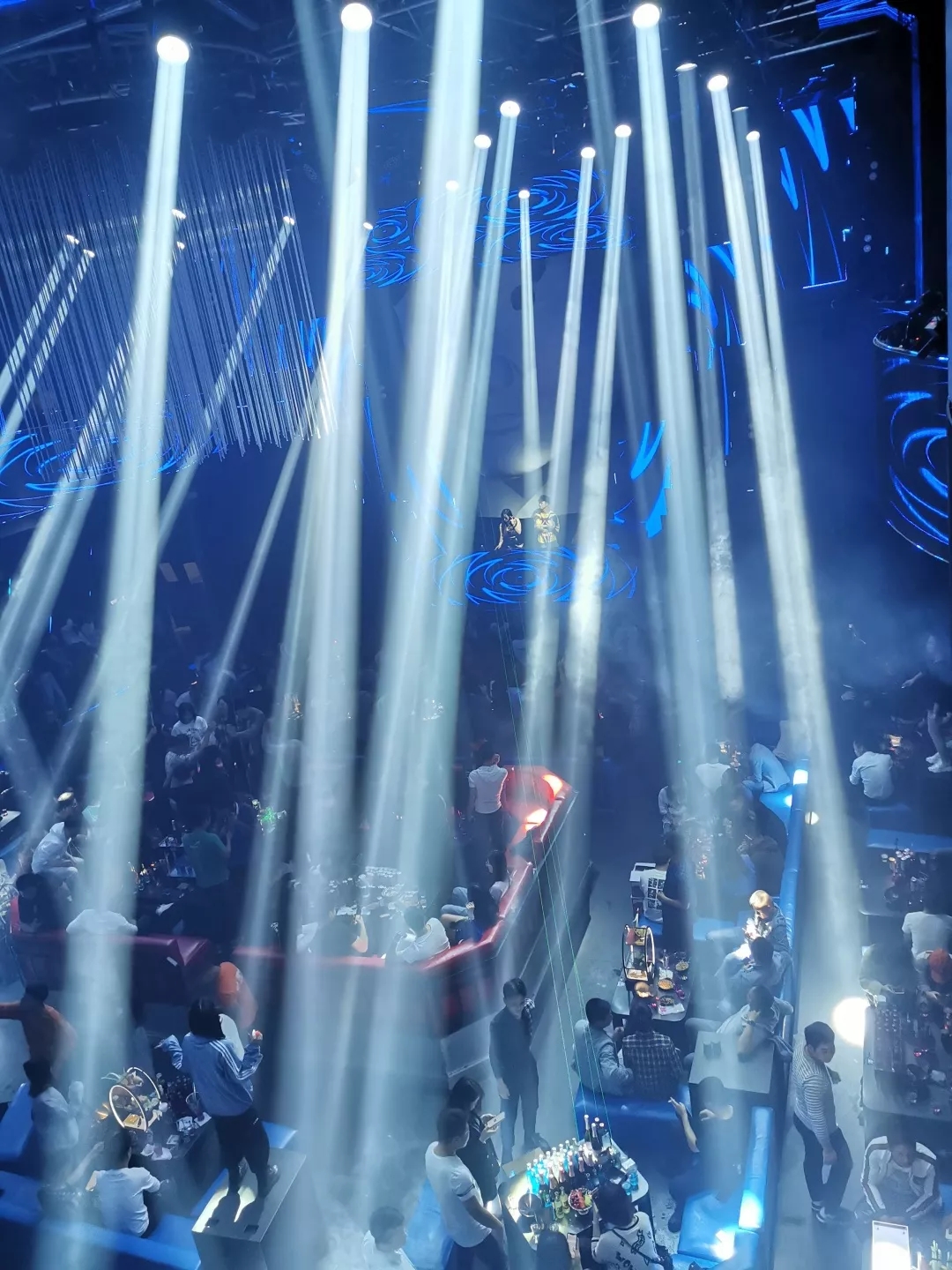 廈門酒吧設(shè)計(jì)_qq炫舞房間酒吧設(shè)計(jì)_個性酒吧設(shè)計(jì)