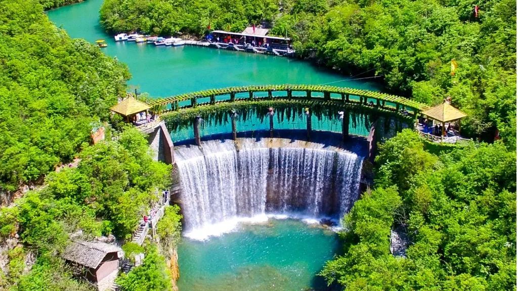 廈門場(chǎng)地婚禮布置多少錢_廈門婚禮場(chǎng)地布置_廈門婚慶布置