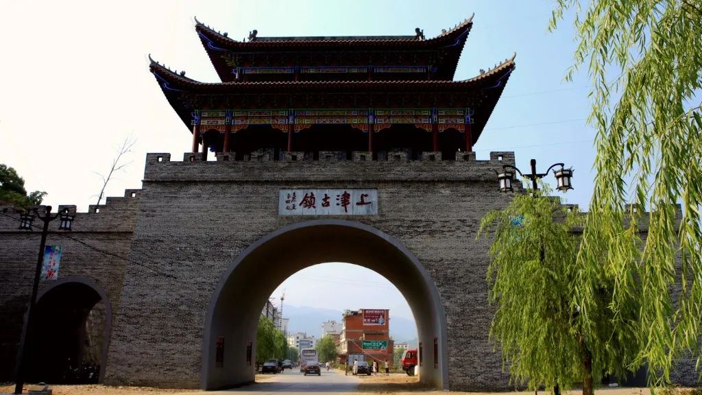 廈門婚慶布置_廈門婚禮場(chǎng)地布置_廈門場(chǎng)地婚禮布置多少錢