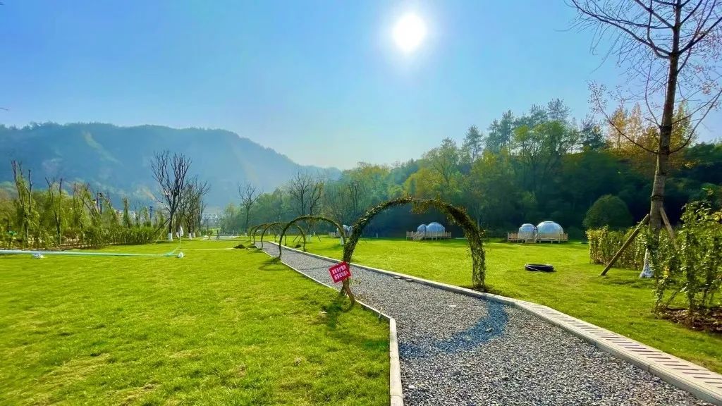 廈門場(chǎng)地婚禮布置多少錢_廈門婚禮場(chǎng)地布置_廈門婚慶布置