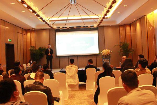 智裝未來(lái) 合作共贏 曠遠(yuǎn) e 家平臺(tái)推介會(huì)在廈門圓滿舉行