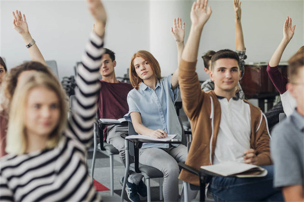 哪些?？朴惺覂?nèi)設(shè)計(jì)專業(yè)