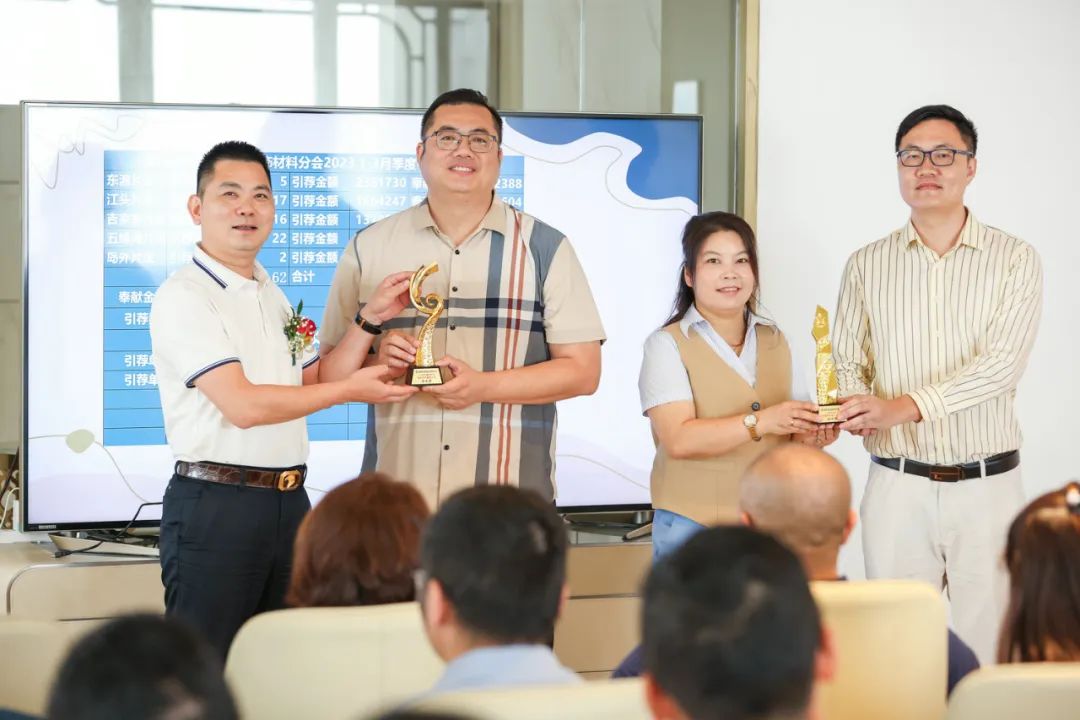 廈門市裝飾協(xié)會_廈門建筑裝飾協(xié)會_廈門建筑裝飾協(xié)會會長