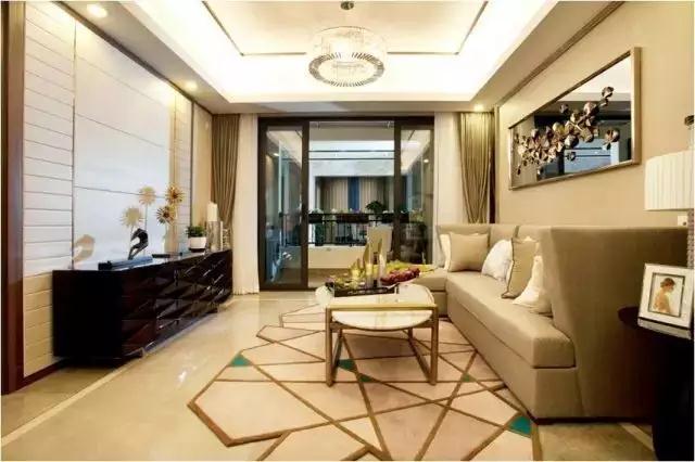 150㎡戶型四間朝南，一個(gè)創(chuàng)新的戶型，我不允許它有1㎡的浪費(fèi)。