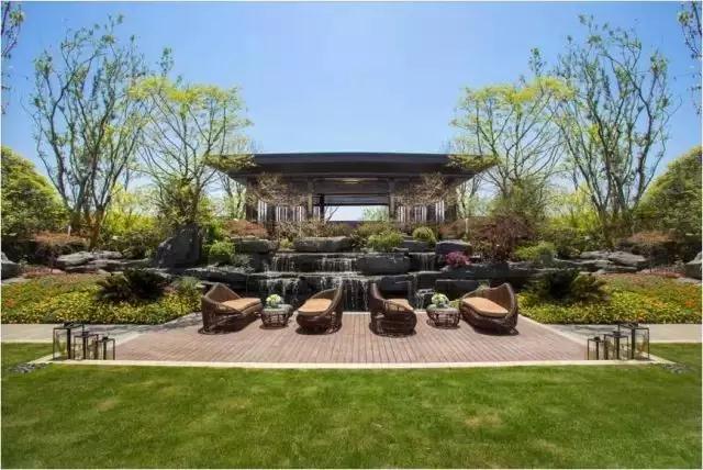 150㎡戶型四間朝南，一個(gè)創(chuàng)新的戶型，我不允許它有1㎡的浪費(fèi)。