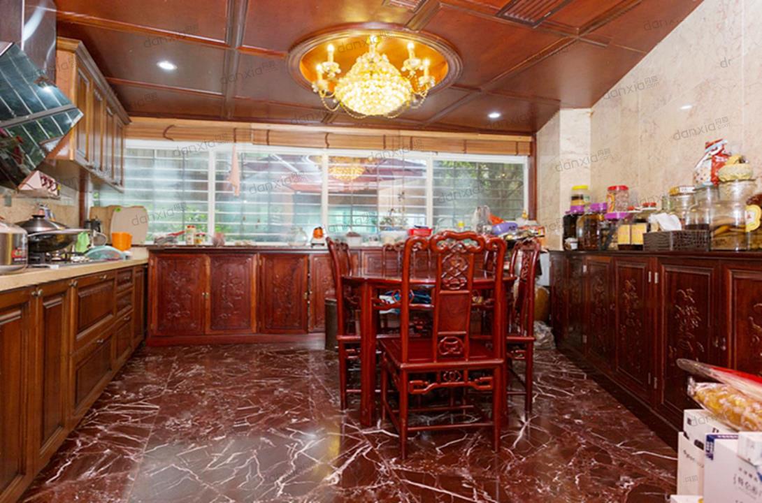 廈門裝修一平方大概多少錢_廈門現(xiàn)代裝修整包多少錢一平_廈門裝修全包價格