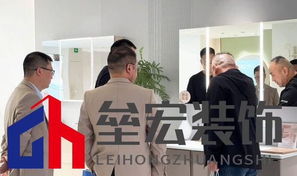 十大衛(wèi)浴品牌-鷹衛(wèi)?。簞?wù)實創(chuàng)新，共謀發(fā)展，全力開啟2025新征程！